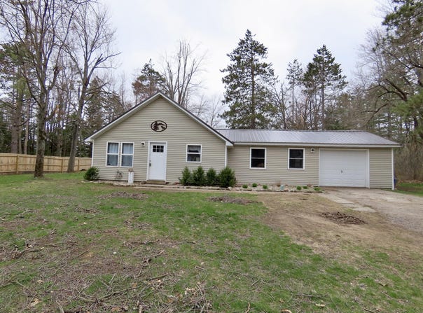 11706 Pettenger Road, Atlanta, MI 49709