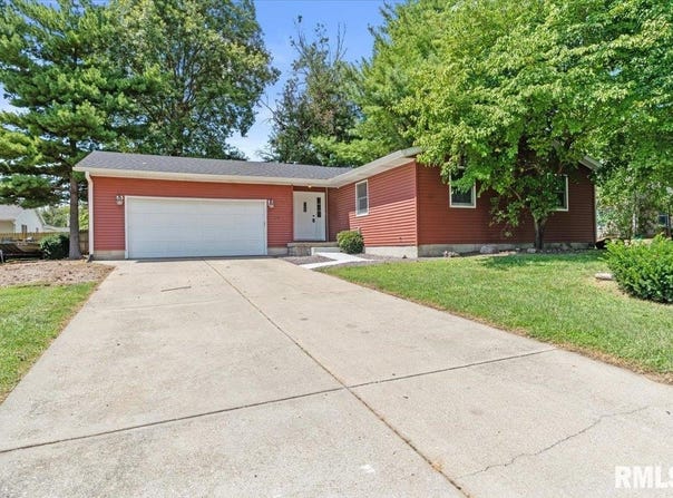 108 N ROSE Drive, Auburn, IL 62615-0000