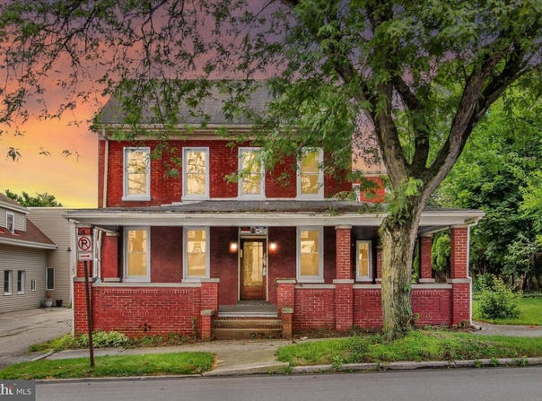 631 BROADWAY, HANOVER, PA 17331