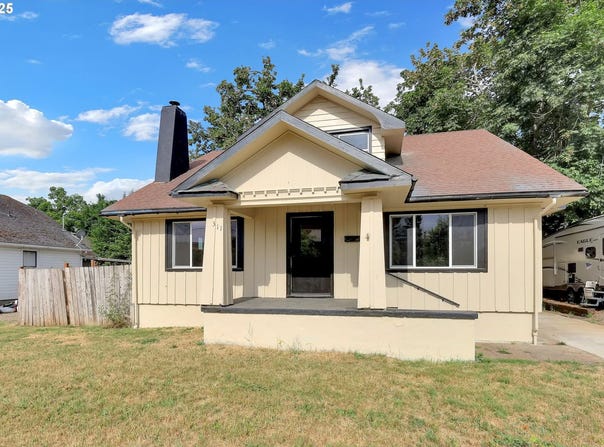 311 N 9TH ST, Cottage Grove, OR 97424