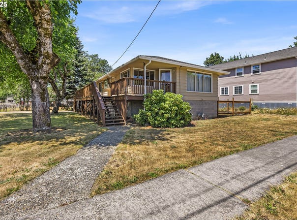 821 BRIDGE ST, Vernonia, OR 97064