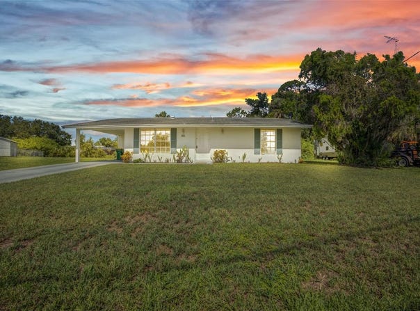 769 CRESTVIEW CIRCLE NW, PORT CHARLOTTE, FL 33948