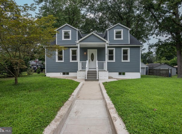 10 DELAWARE AVENUE, HAINESPORT, NJ 08036