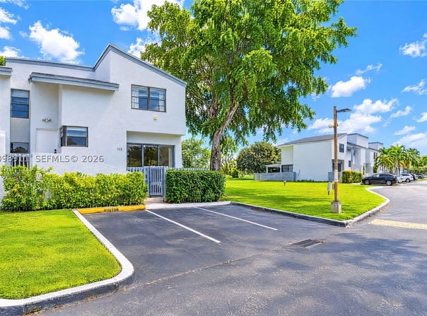 735 NW 105th Pl, Miami, FL 33172