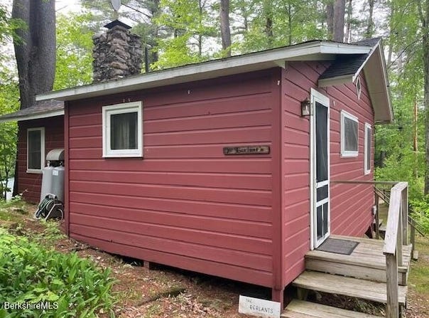 26 Pine St, New Marlborough, MA 01230