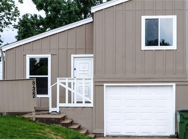 8422 Lane Place, Raytown, MO 64138