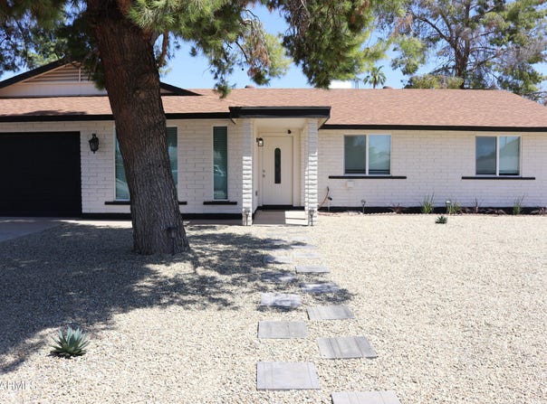 2032 W EUGIE Avenue, Phoenix, AZ 85029