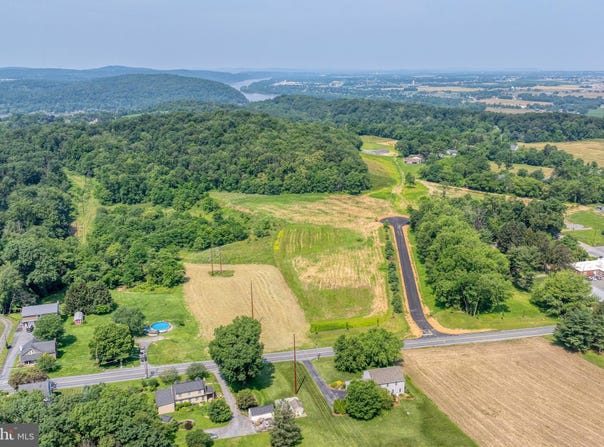 528 PHILLIPS DRIVE, COLUMBIA, PA 17512