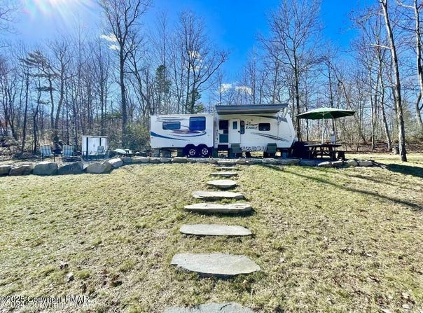 129 Dogwood Trail, Scotrun, PA 18355