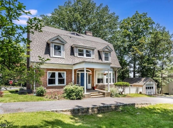 1 Walden Pl, Montclair Twp., NJ 07042-1726