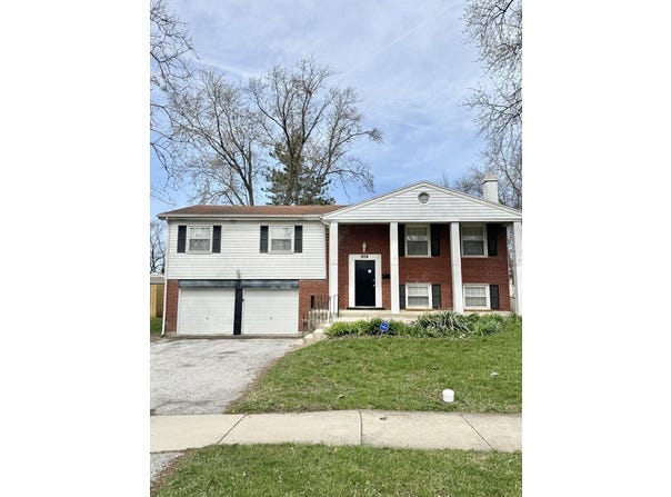 904 Bowling Green Drive, Homewood, IL 60430