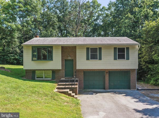 8421 WINDING WAY, WILLIAMSPORT, MD 21795