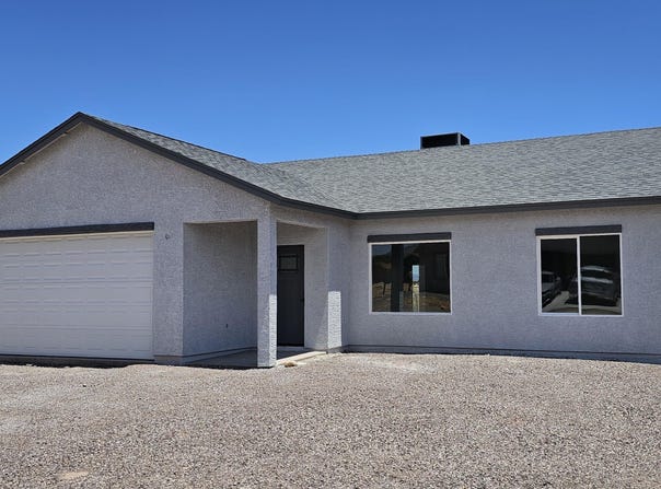 8615 S Thunderbird Drive, Safford, AZ 85546