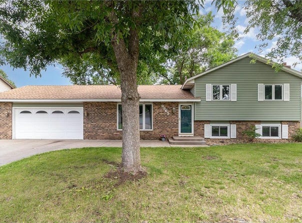 9962 107th Place N, Maple Grove, MN 55369