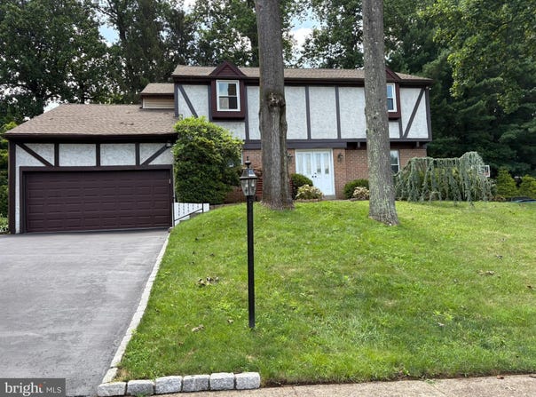 853 GREEN RIDGE, LANGHORNE, PA 19053