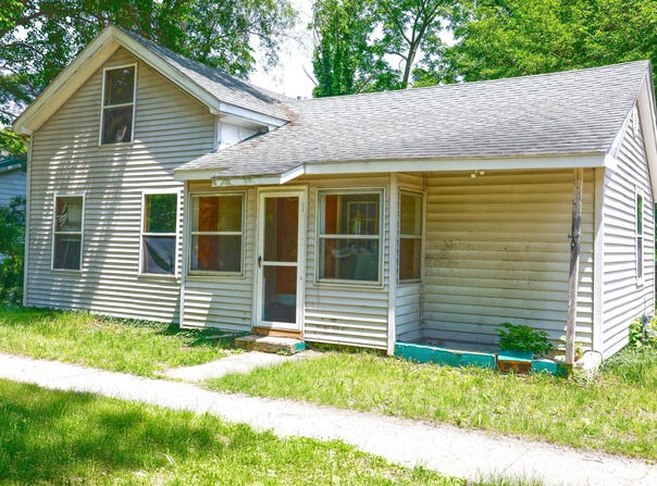 130 N 4th Street, Burr Oak, MI 49030