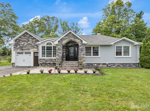 251 W Shirley Avenue W, Edison, NJ 08820