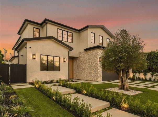 16658 Addison, Encino, CA 91436