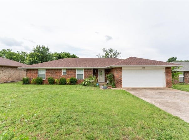 802 Jay Drive, Noble, OK 73068