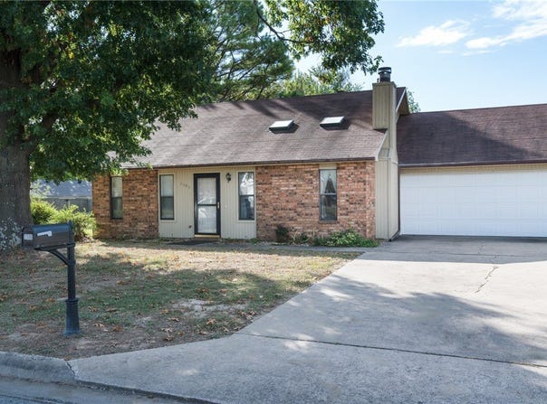 3506 W Wood Street, Rogers, AR 72756