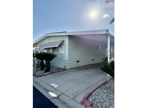 2627 W Midvalley Avenue, Visalia, CA 93277