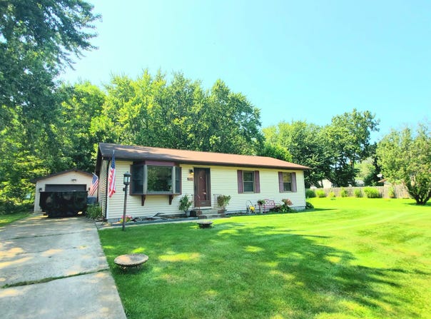 704 S 22nd Street, Chesterton, IN 46304