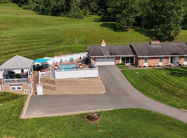 3574 Freedom Highway, Fairmont, WV 26554