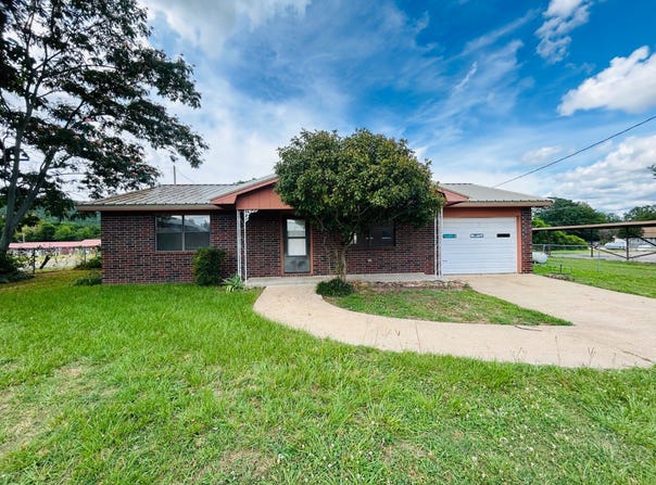 33 W. Burnett, Clayton, OK 74536