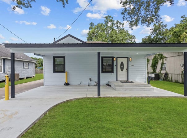 1923 Avenue G, Nederland, TX 77627
