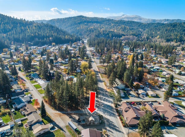 207 S Division Street, Pinehurst, ID 83850