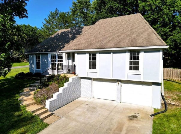 10303 Rosehill Road, Overland Park, KS 66215