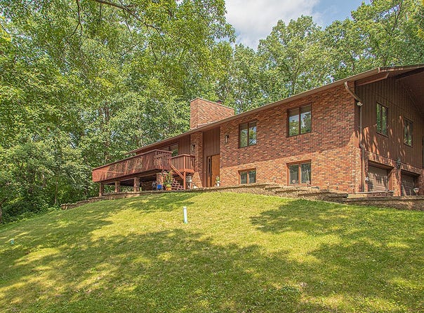5737 Fox Chase Dr, Hokah, MN 55941