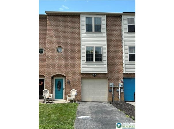 359 2ND, Alburtis Boro, PA 18011