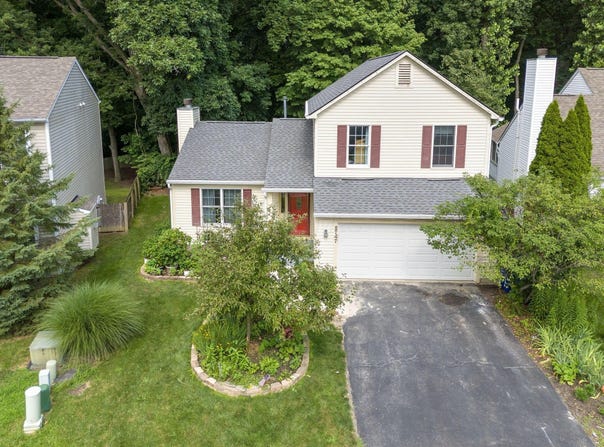 8747 Olenbrook Drive, Lewis Center, OH 43035