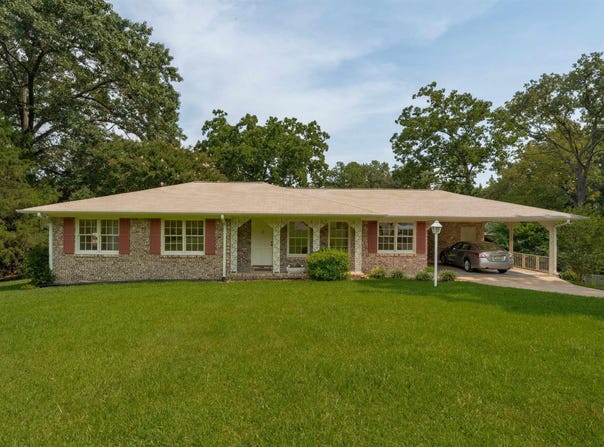 6592 LYNN AVENUE, LEEDS, AL 35094