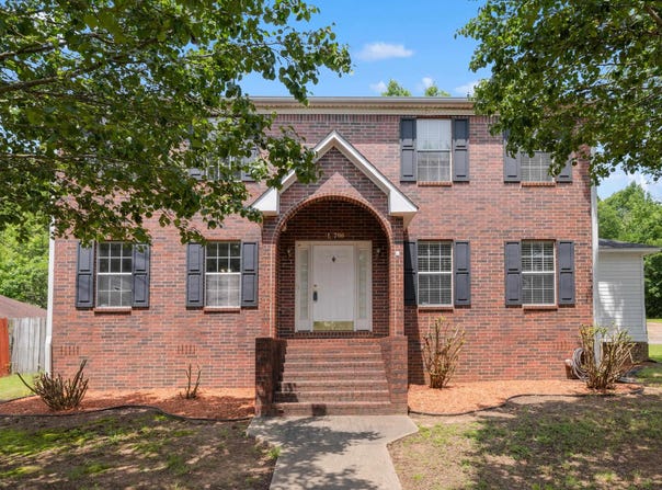 13700 Carrington Place Dr, Alexander, AR 72002