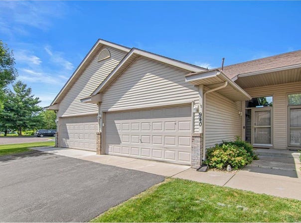 940 14th Lane SE, Cambridge, MN 55008