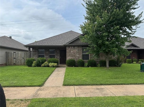 3905  SW Capstone  AVE, Bentonville, AR 72712