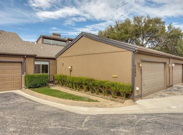 5604 Oak View Drive, Fort Worth, TX 76112