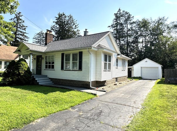 4353 N Wozniak Road, Michigan City, IN 46360