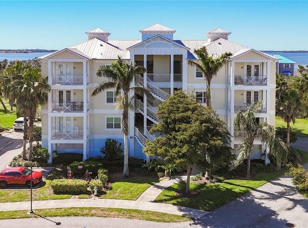 7810 34TH AVENUE W, BRADENTON, FL 34209