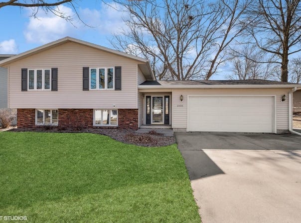 2205 NW 1st Avenue, Waverly, IA 50677