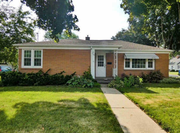 1100 4TH Street, DE PERE, WI 54115