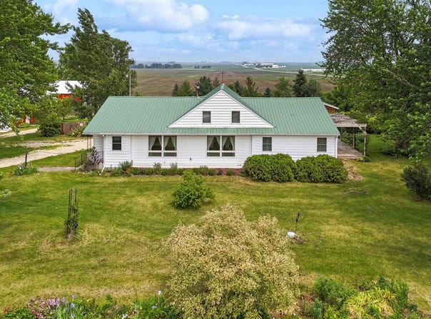 2893 160TH Street, Winthrop, IA 50682