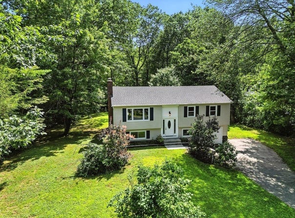 34 Paradise Lake Rd, Monson, MA 01057