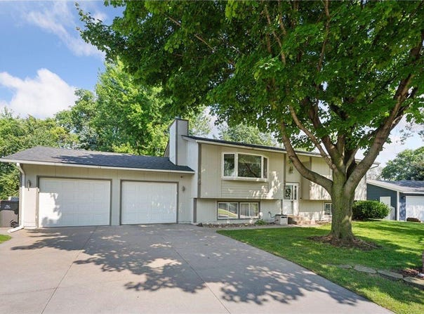 1485 Cardinal Lane, Chaska, MN 55318