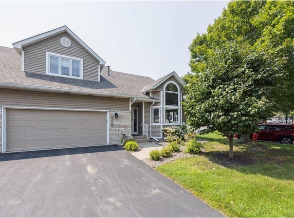 8216 Norman Creek Trail, Bloomington, MN 55437