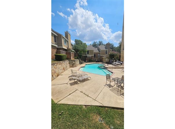 2117 Park Willow Lane, Arlington, TX 76011