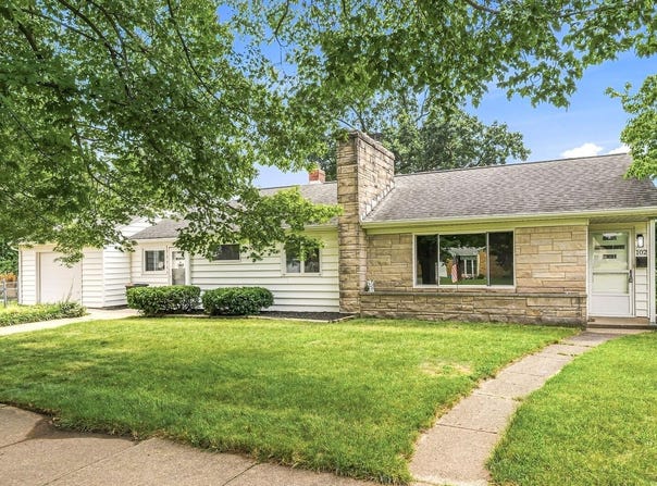 102 S Greenlawn Avenue, South Bend, IN 46617