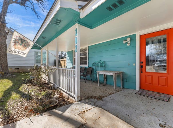 102 N Austin St, Buda, TX 78610